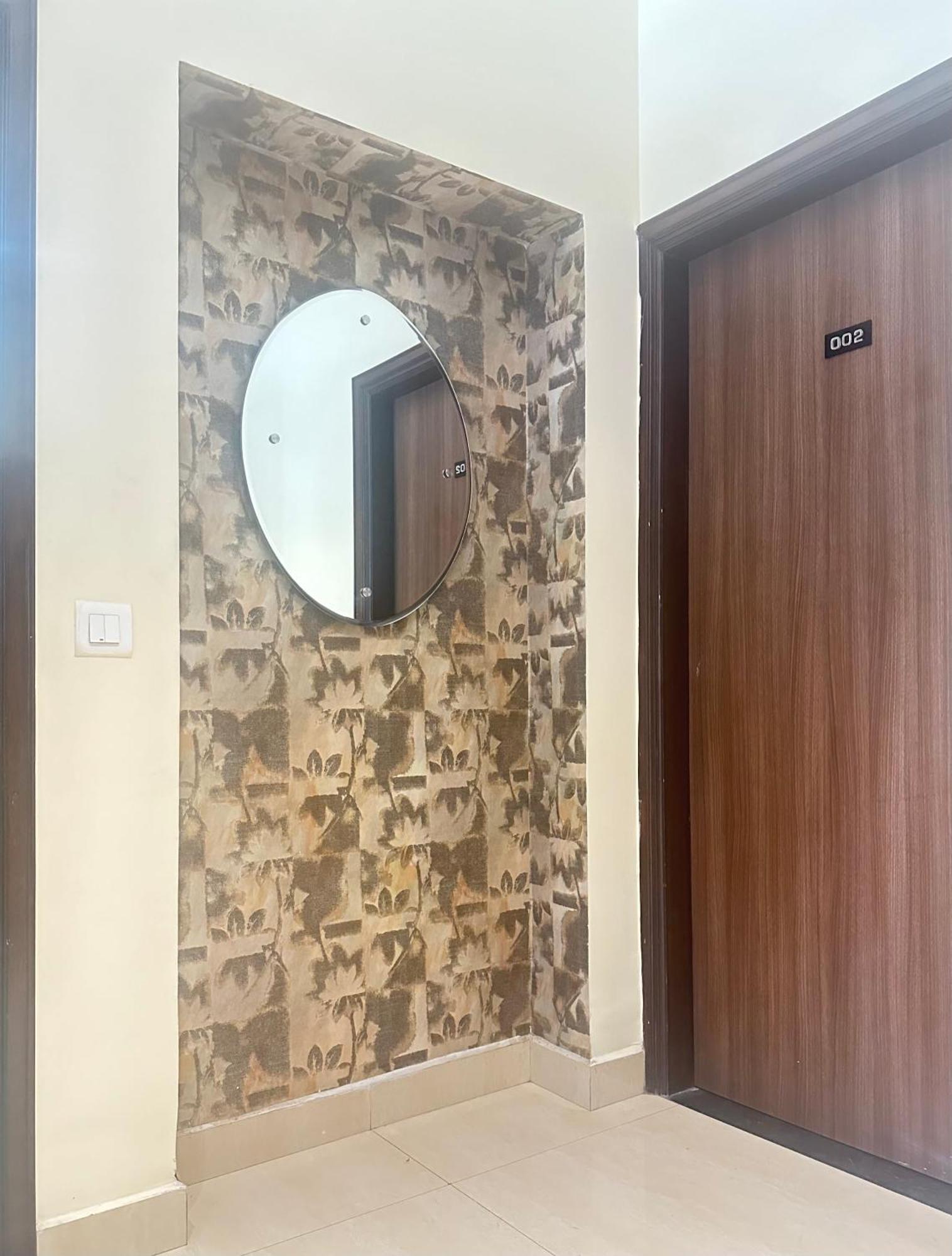 Hotel Amritsar International 2 Min Walk From Amritsar Bus Stand Eksteriør bilde