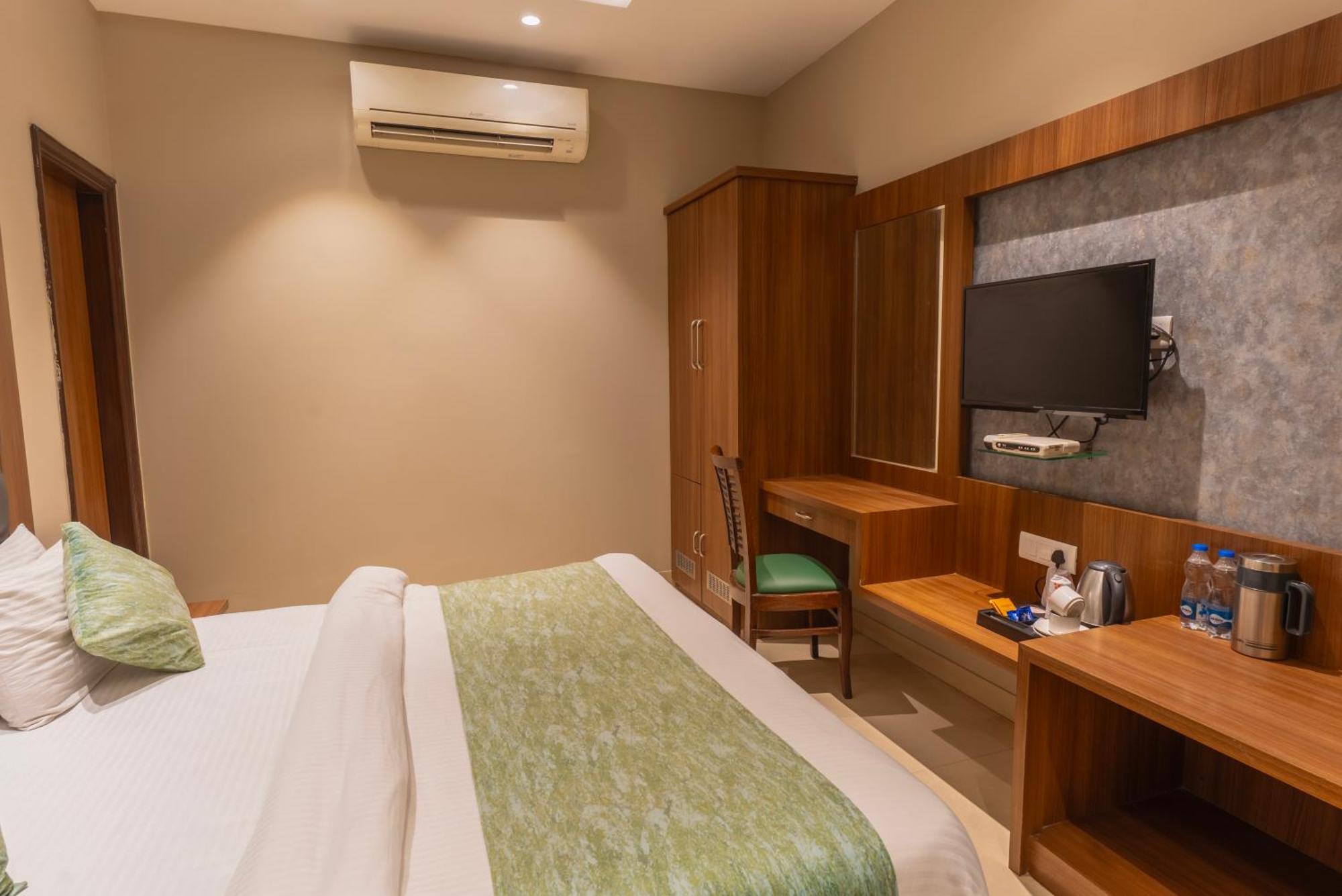 Hotel Amritsar International 2 Min Walk From Amritsar Bus Stand Eksteriør bilde