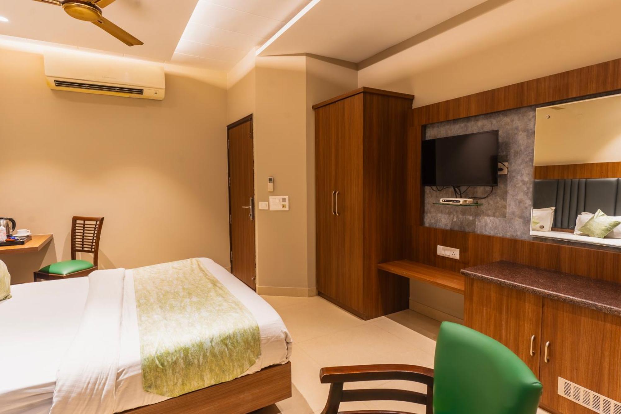 Hotel Amritsar International 2 Min Walk From Amritsar Bus Stand Eksteriør bilde