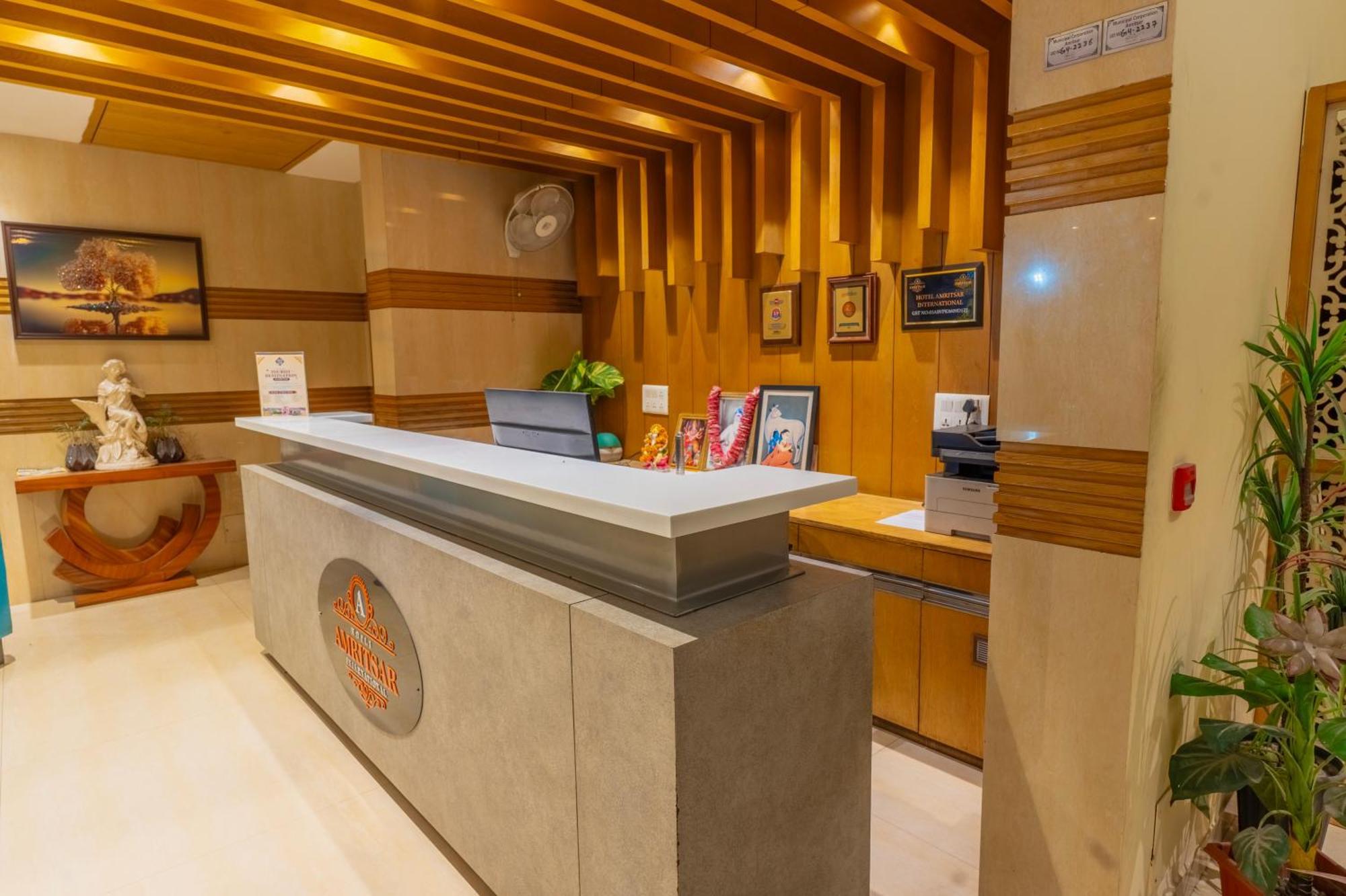 Hotel Amritsar International 2 Min Walk From Amritsar Bus Stand Eksteriør bilde