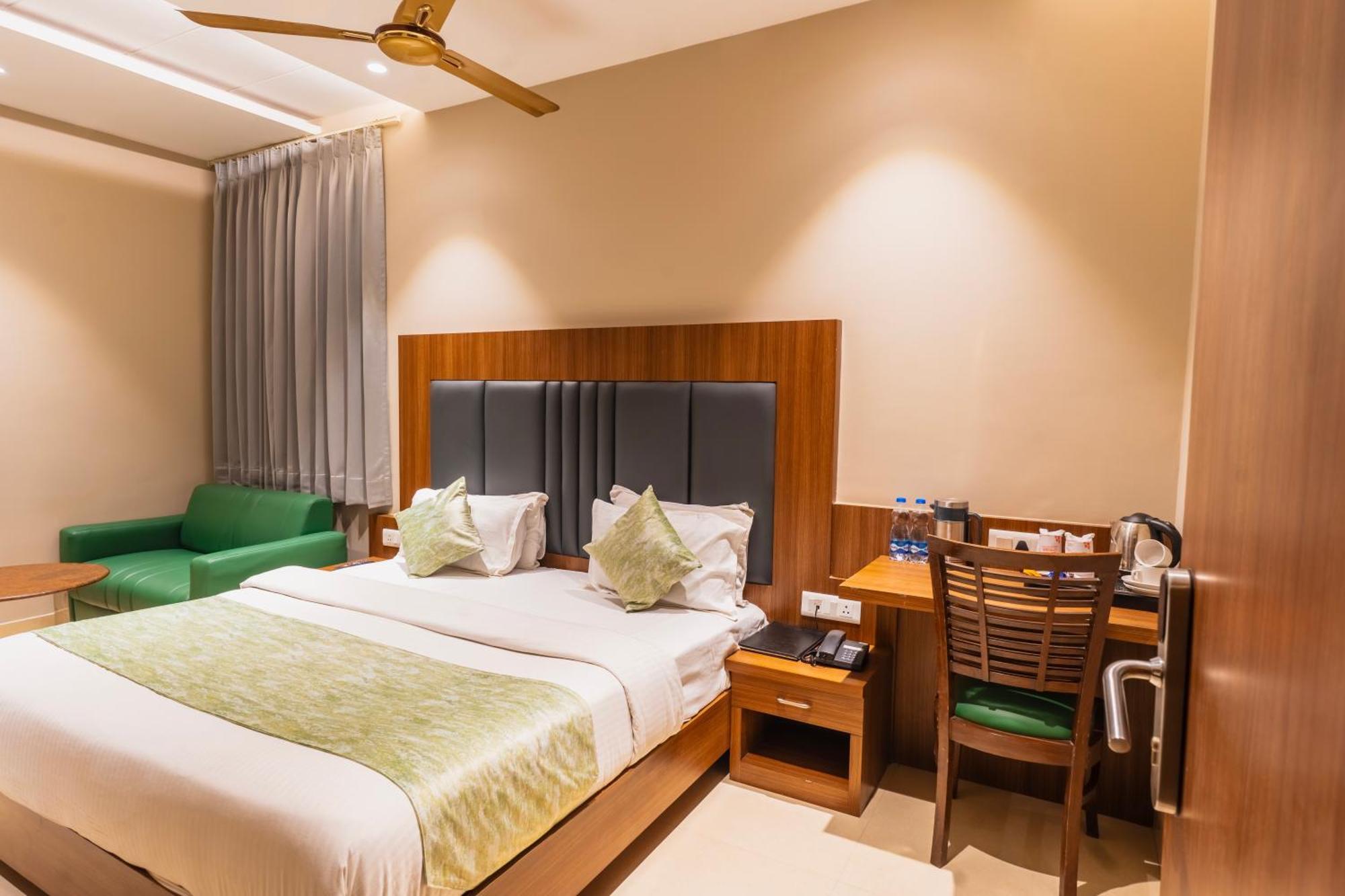 Hotel Amritsar International 2 Min Walk From Amritsar Bus Stand Eksteriør bilde