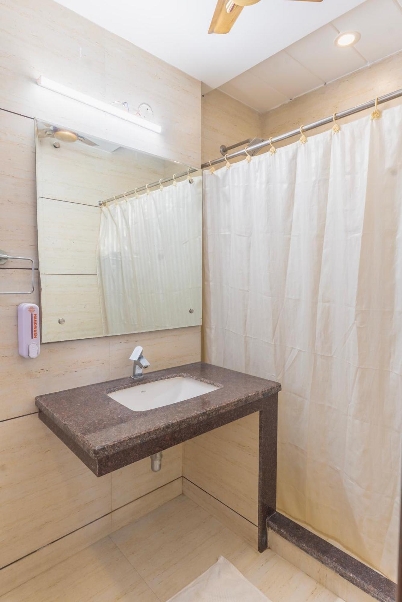 Hotel Amritsar International 2 Min Walk From Amritsar Bus Stand Eksteriør bilde