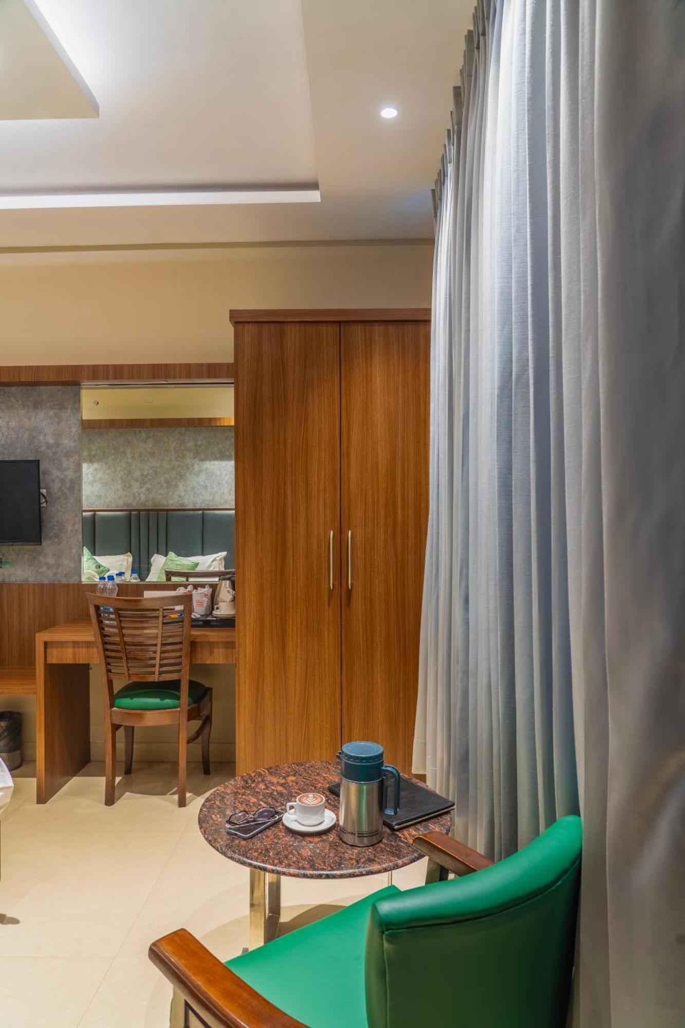 Hotel Amritsar International 2 Min Walk From Amritsar Bus Stand Eksteriør bilde