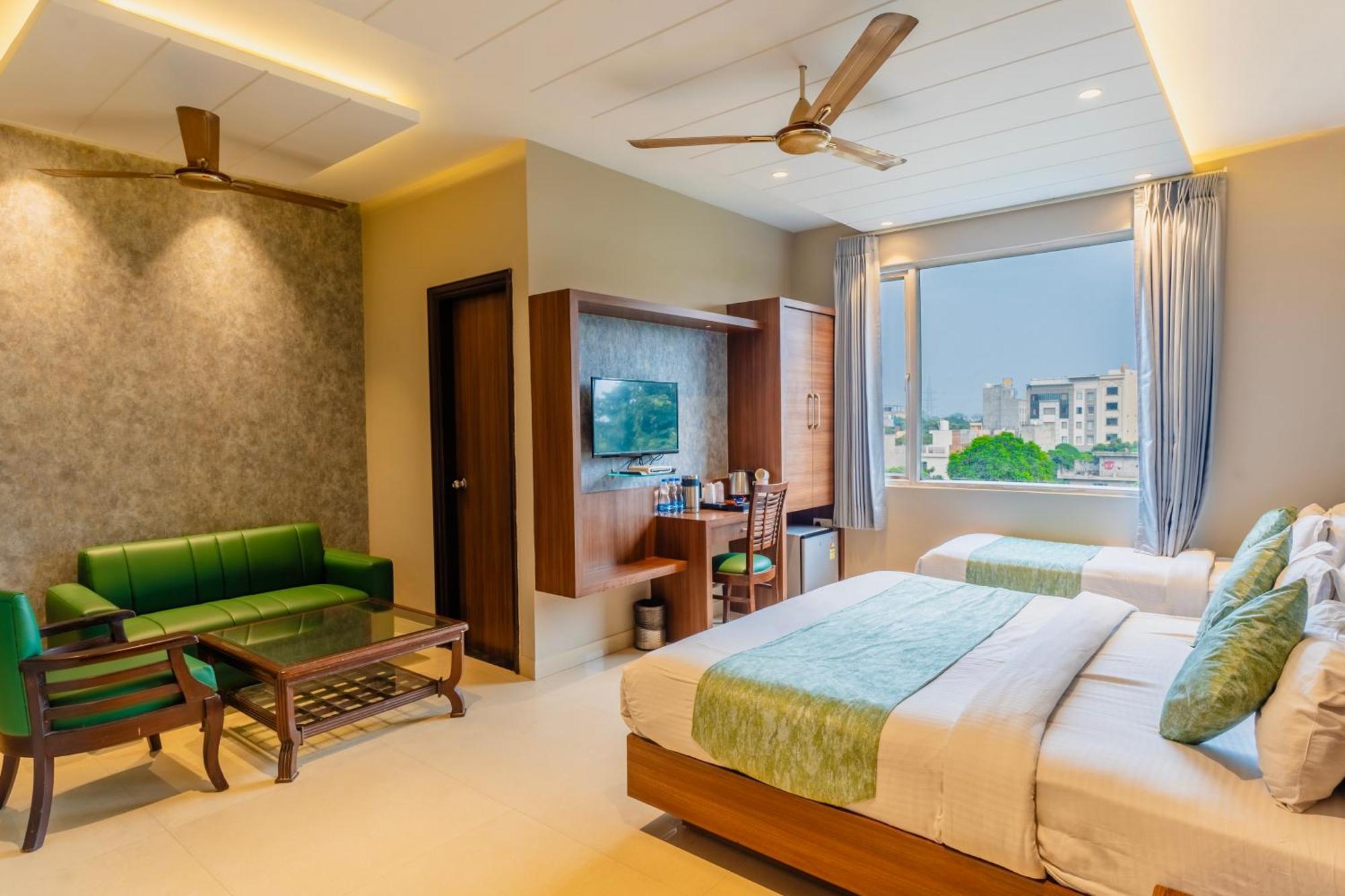 Hotel Amritsar International 2 Min Walk From Amritsar Bus Stand Eksteriør bilde